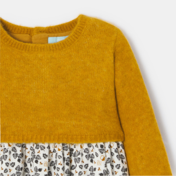 فستان منسوج من مادتين، من الجيرسي والنسج بالغرز باللون الصفر للفتيات الرضع.